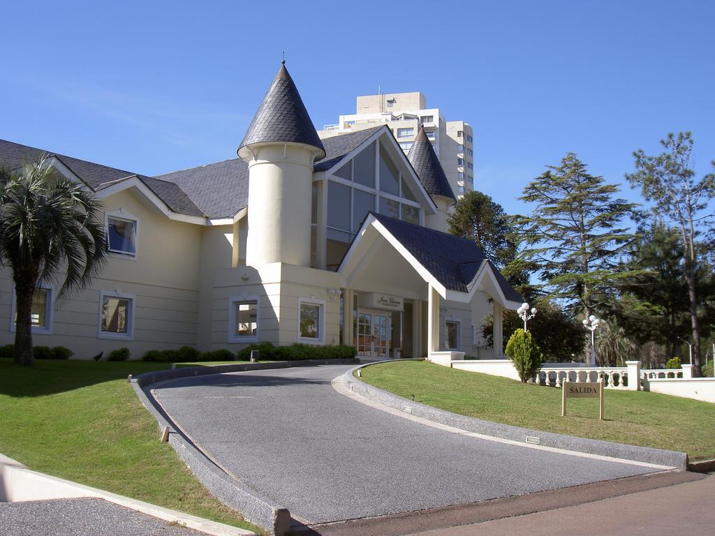 Parque Hotel Jean Clevers 푼타델에스테 외부 사진 The clubhouse at the Royal Country Club