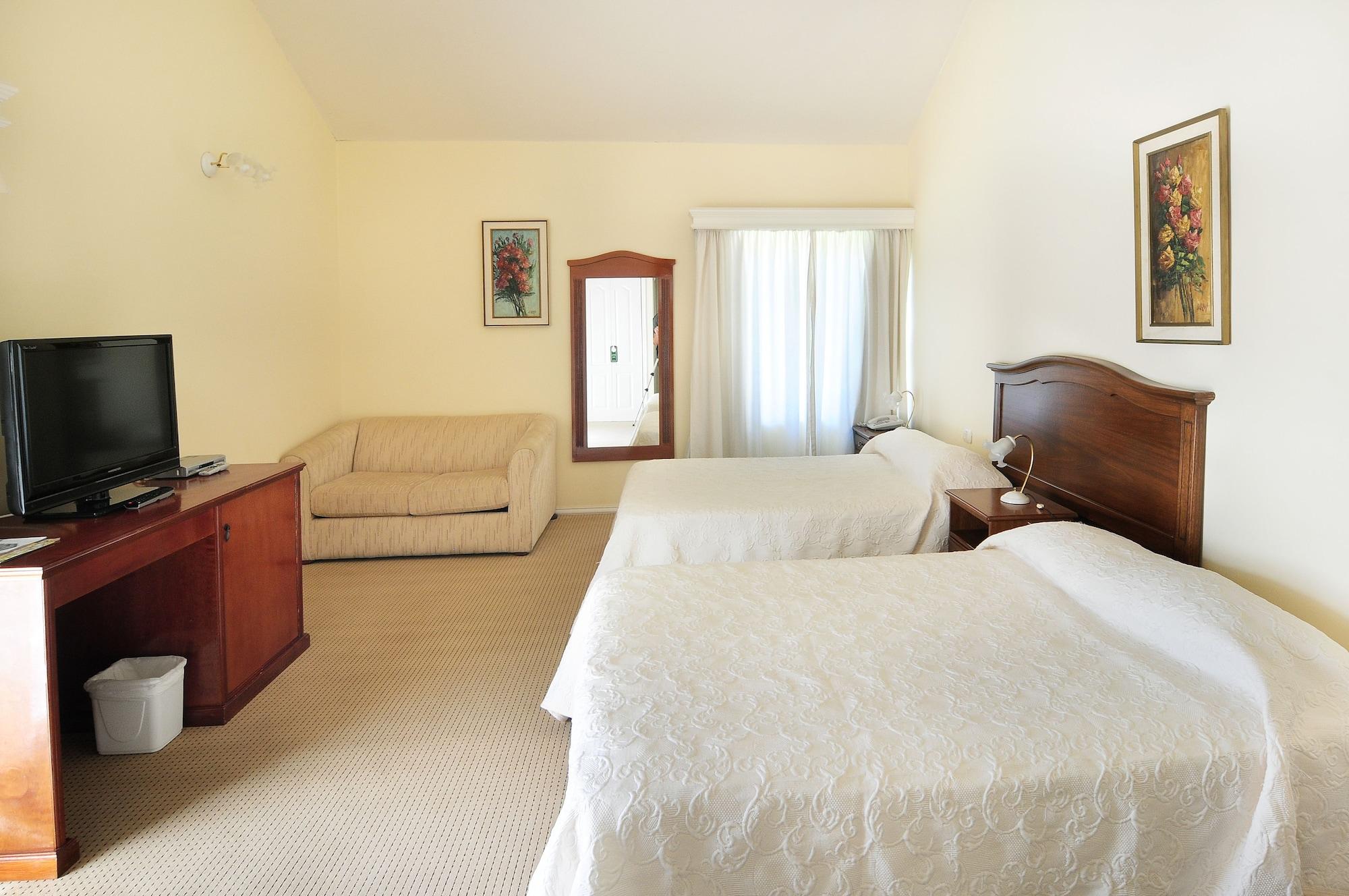 Parque Hotel Jean Clevers 푼타델에스테 외부 사진 A typical guest room at the hotel