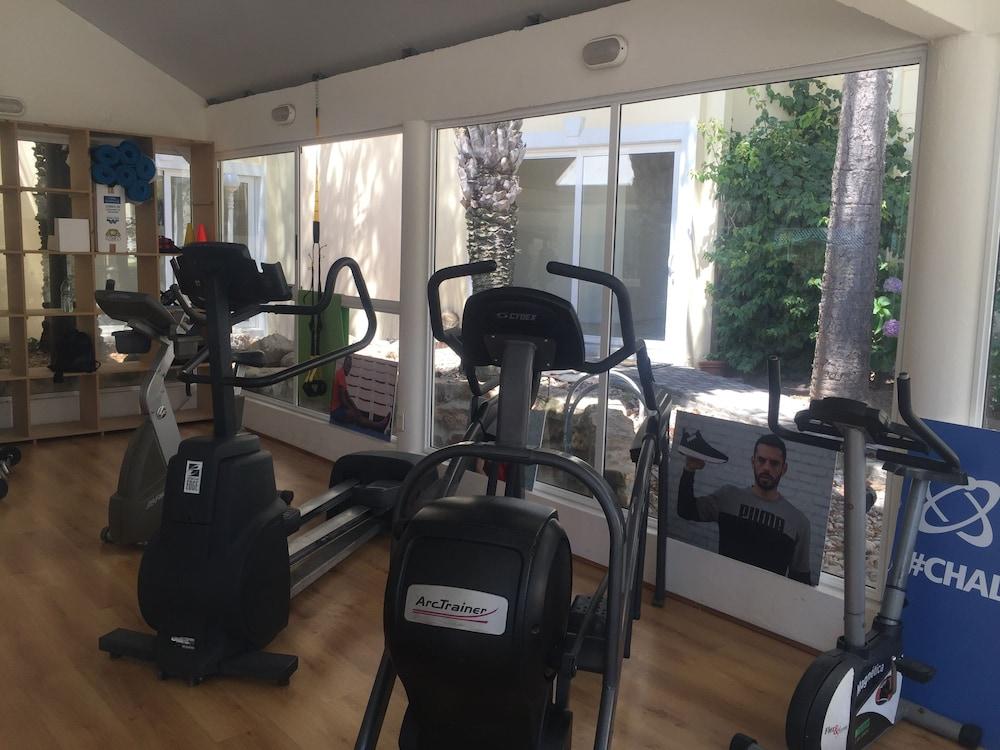 Parque Hotel Jean Clevers 푼타델에스테 외부 사진 The gym at the club