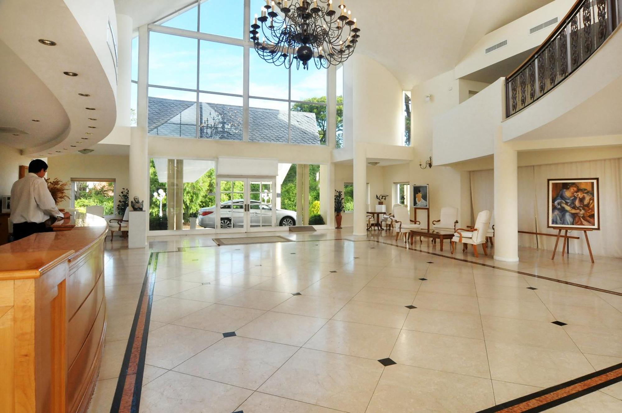 Parque Hotel Jean Clevers 푼타델에스테 외부 사진 The lobby of the hotel