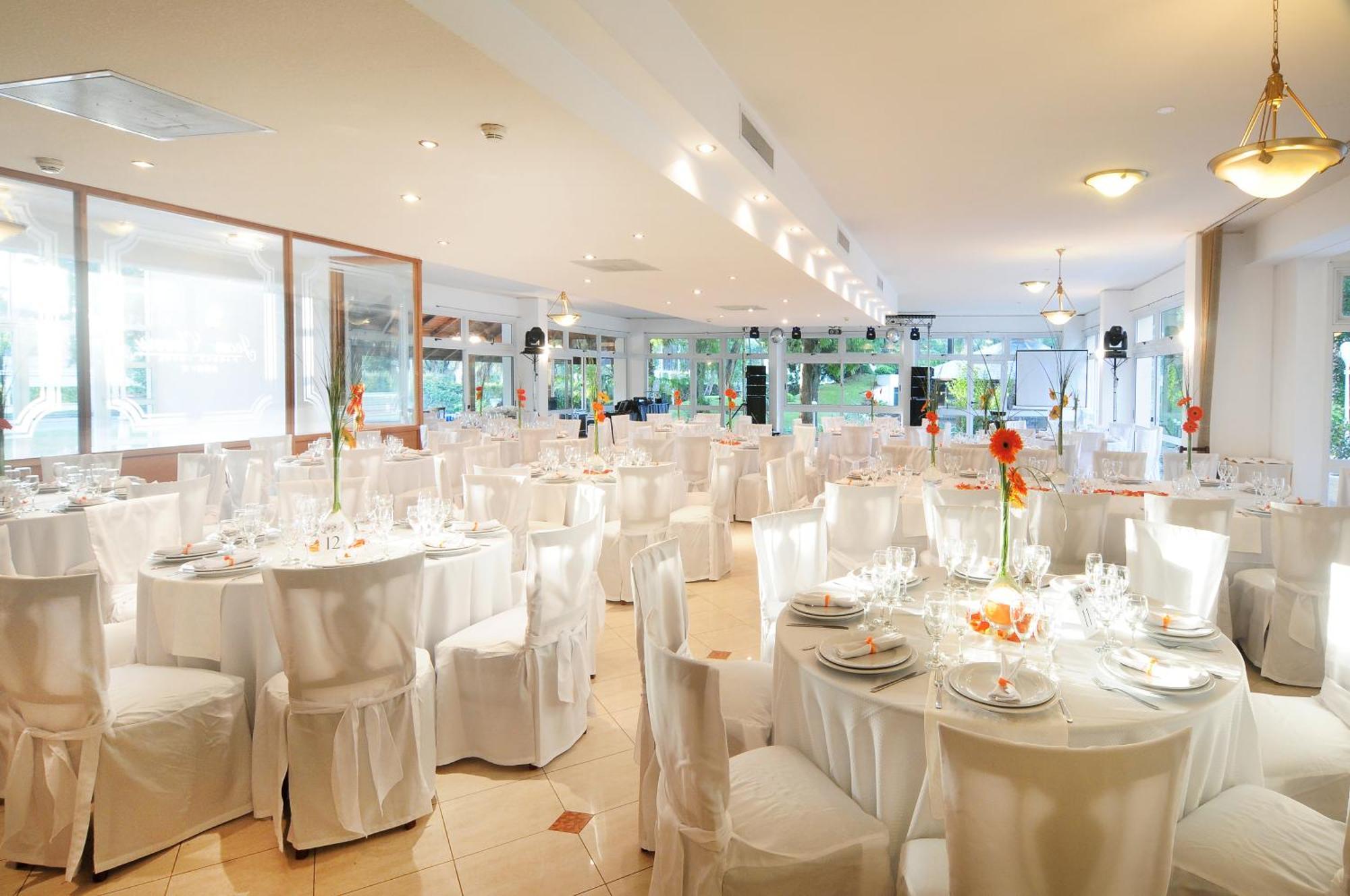 Parque Hotel Jean Clevers 푼타델에스테 외부 사진 The interior of the restaurant
