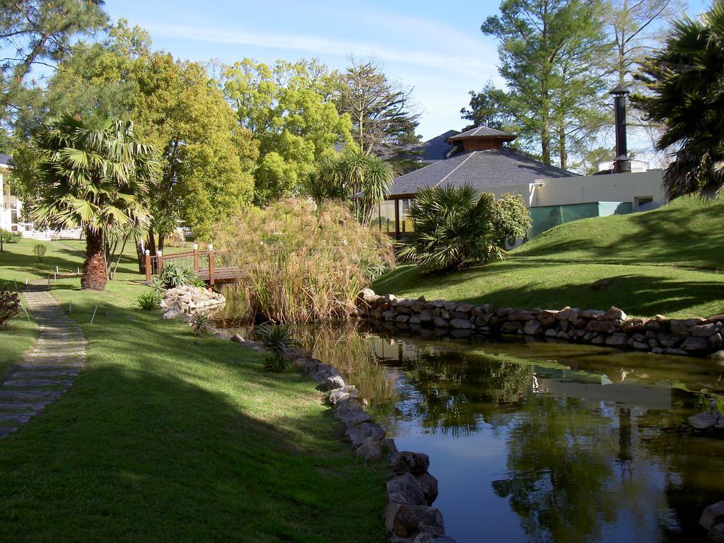 Parque Hotel Jean Clevers 푼타델에스테 외부 사진 The stream in the park