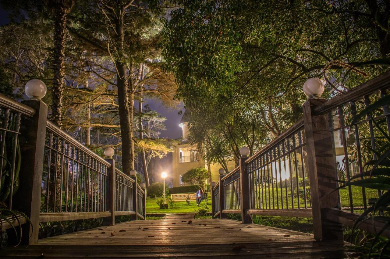 Parque Hotel Jean Clevers 푼타델에스테 외부 사진 The entrance to the park