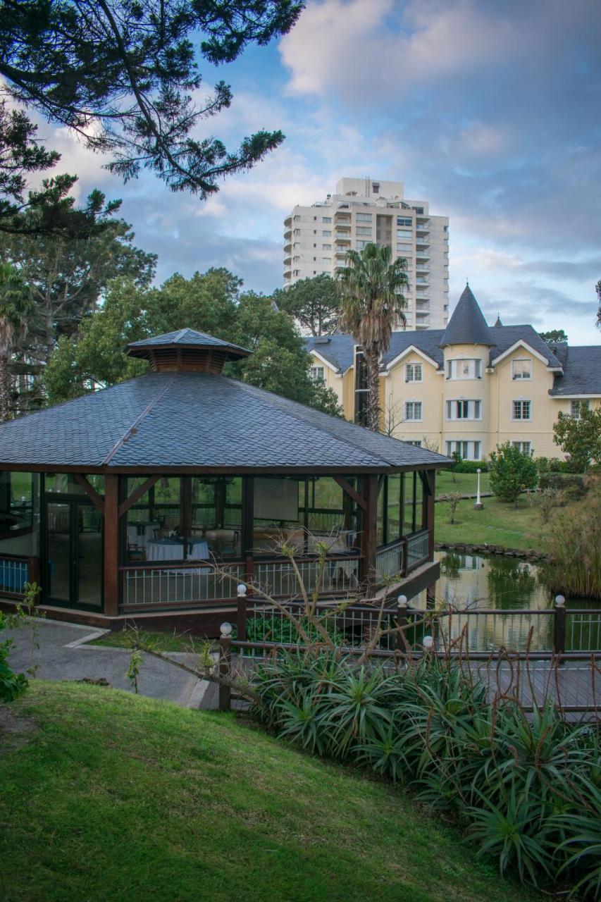 Parque Hotel Jean Clevers 푼타델에스테 외부 사진 The resort's main building