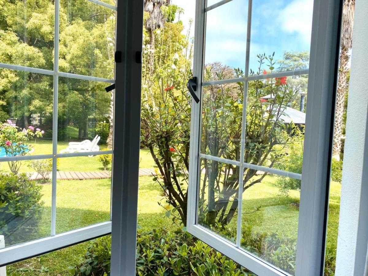 Parque Hotel Jean Clevers 푼타델에스테 외부 사진 A window with double glazing